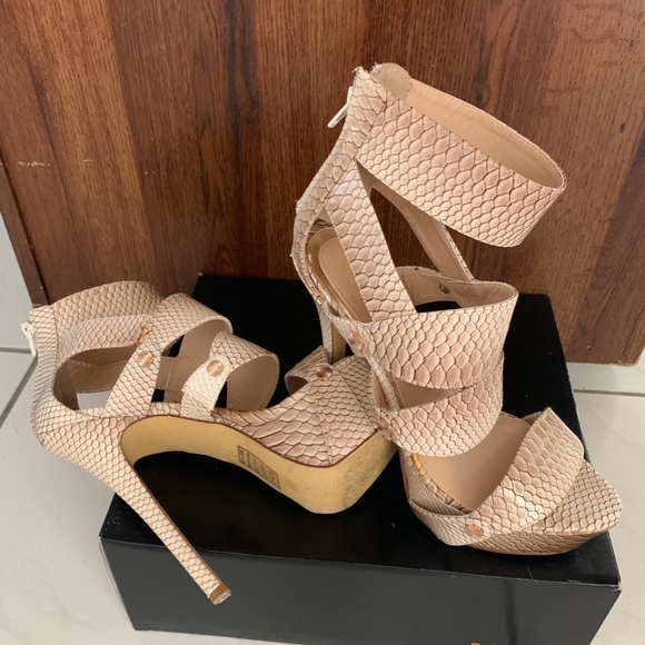 Meet your Posher, Fatima - Picture 3 of 9